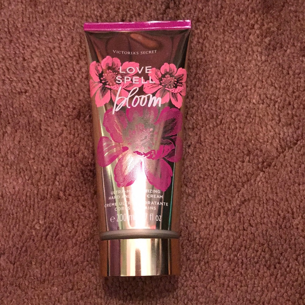 Victoria Secret Love Spell Bloom Lotion